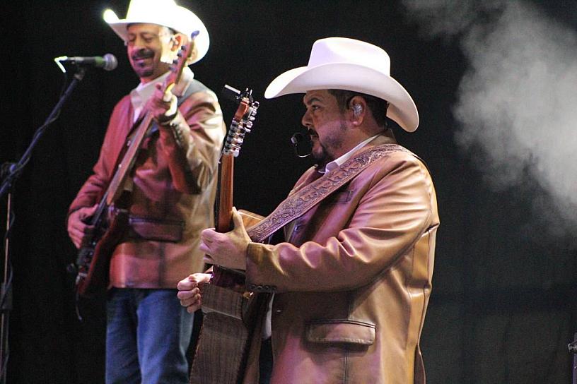 ARRANCA FENAZA 2023 CON CONCIERTO DE GRUPO PESADO 