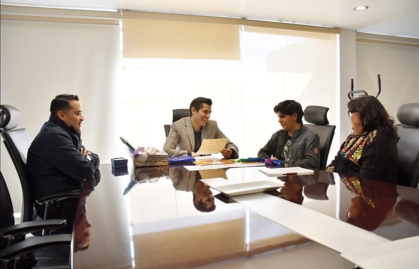 REFRENDA ALCALDE DE GUADALUPE APOYO A JUVENTUD