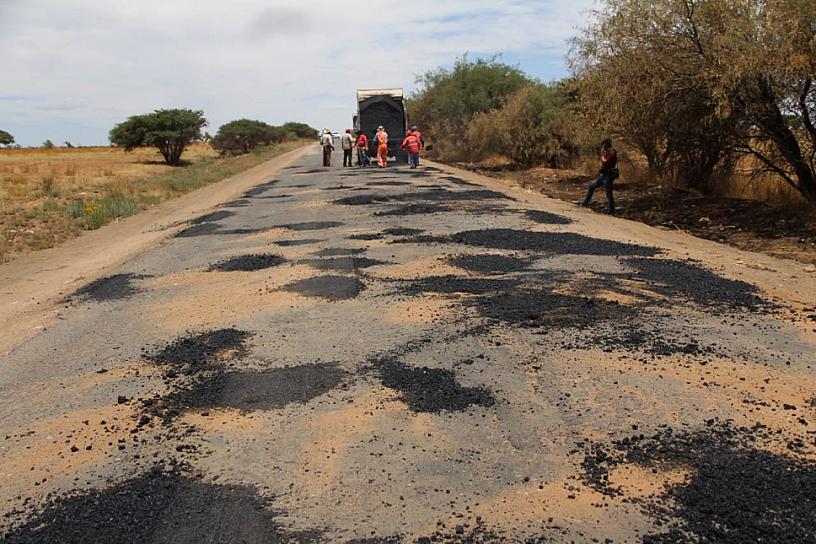 REHABILITAN LA CARRETERA RÍO GRANDE-GONZÁLEZ ORTEGA