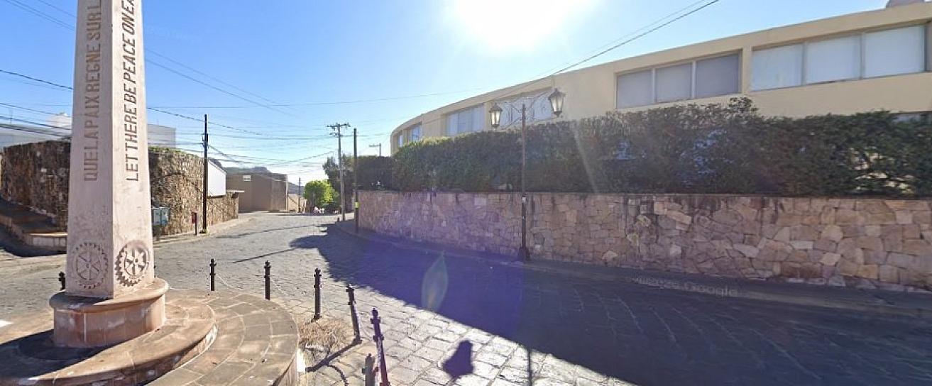 REHABILITAN REDES DE AGUA POTABLE Y DRENAJE EN CALLE MIGUEL ALEMÁN