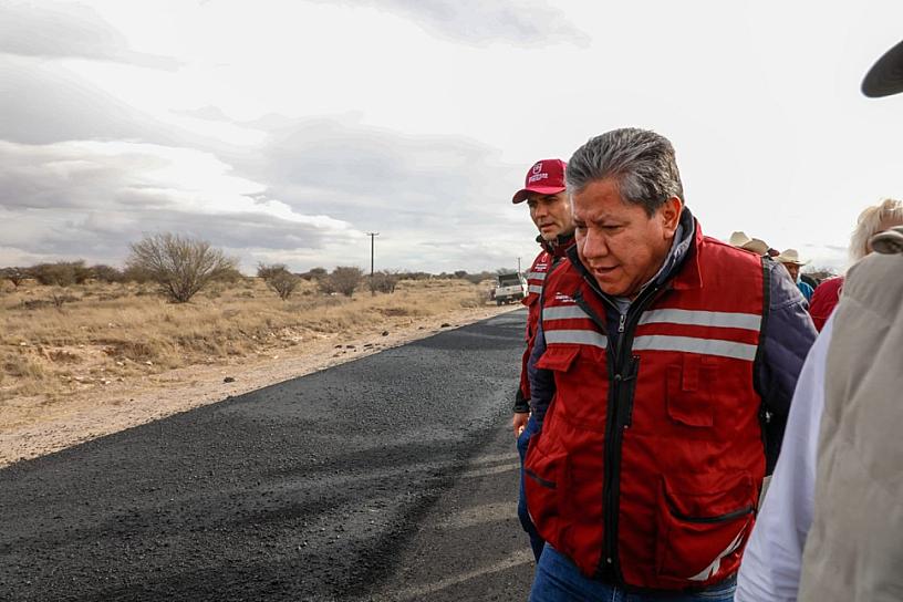 REHABILITAN TRAMO CARRETERO EN MIGUEL AUZA