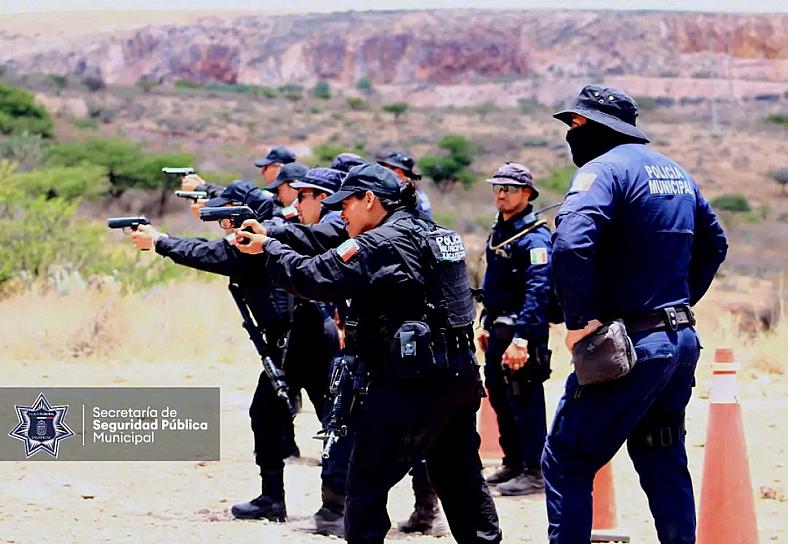 TOMAN POLICÍAS CAPITALINOS PRÁCTICA DE TIRO