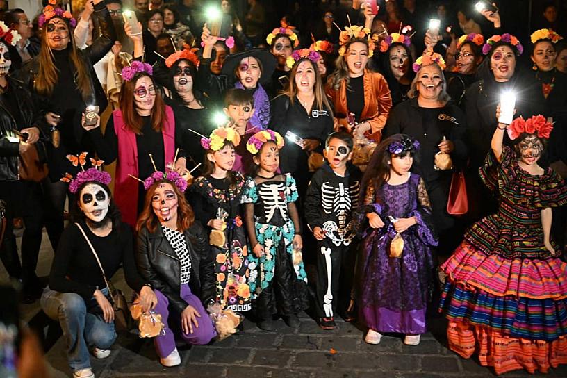 RELUMBRA EL CENTRO HISTÓRICO CON EL COLORIDO FESTIVAL DE DÍA DE MUERTOS 2024 