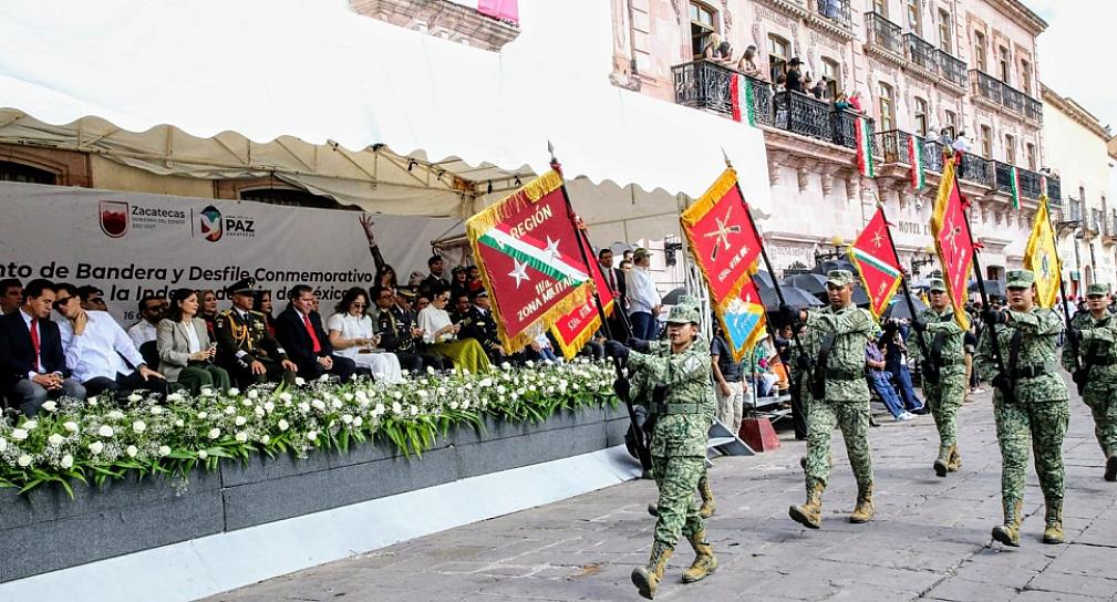 REÚNE DESFILE DE INDEPENDENCIA A MÁS DE MIL ZACATECANOS