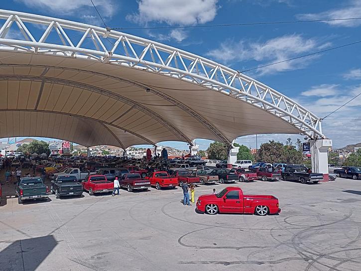 REÚNE ZACATECAS A AFICIONADOS DE CAMIONETAS MODIFICADAS