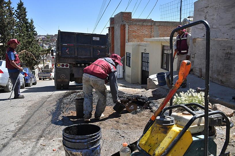 REPARAN BACHES EN TIERRA Y LIBERTAD