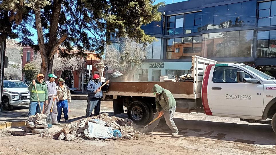 REPARAN CALLE TRAS CAMBIO DE LÍNEA DE DRENAJE