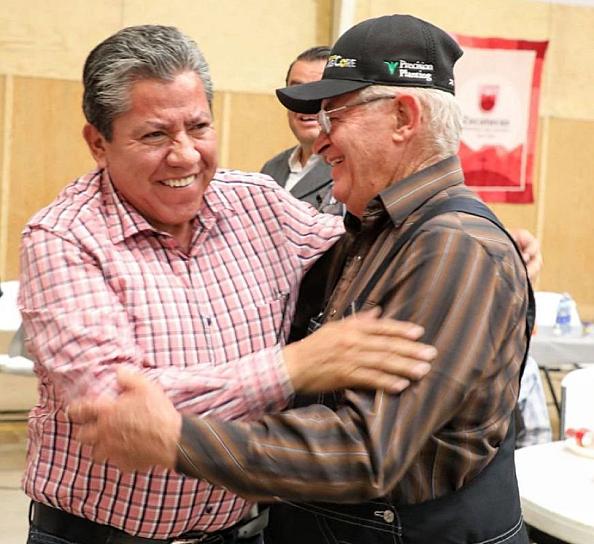 REPARARÁ GOBIERNO ESTATAL CARRETERAS A CAMPOS MENONITAS EN MIGUEL AUZA 