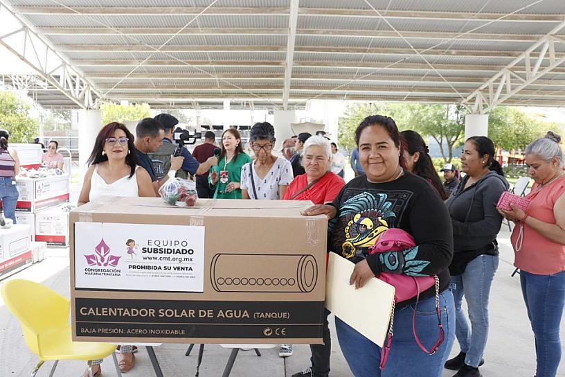 REPARTE DIF JEREZ CALENTADORES SOLARES A 36 FAMILIAS