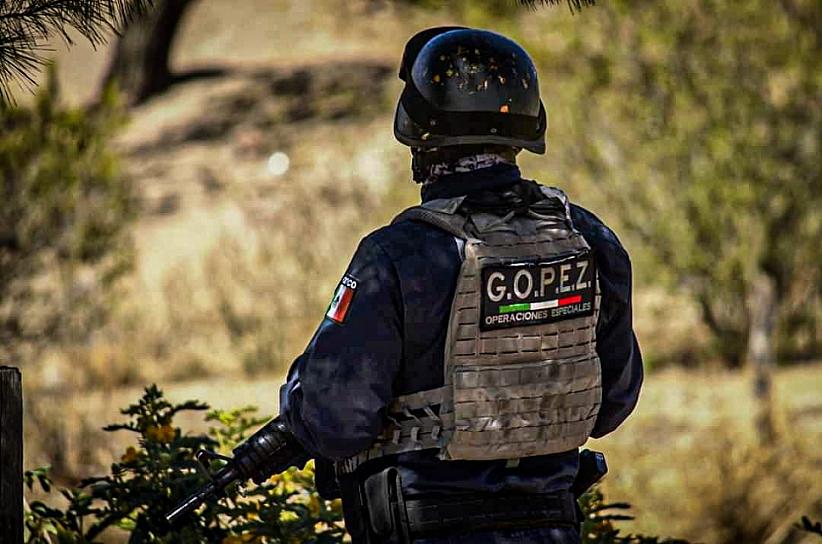 INTENTAN EMBOSCAR A POLICÍAS ESTATALES; MUEREN CINCO AGRESORES 