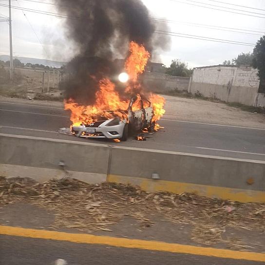 REPORTAN BLOQUEOS Y QUEMA DE VEHÍCULOS EN GUANAJUATO