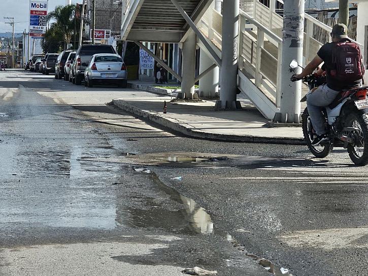 REPORTAN FUGA DE AGUAS NEGRAS EN FRESNILLO 