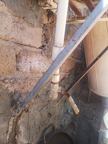 REPORTAN VECINOS DE LA COLONIA VENUSTIANO CARRANZA FALTA DE AGUA 