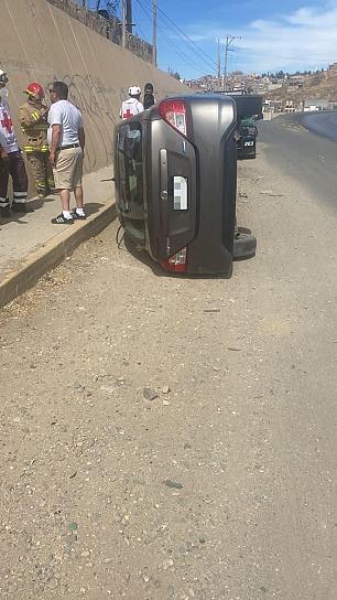 REPORTAN VOLCADURA EN TRÁNSITO PESADO