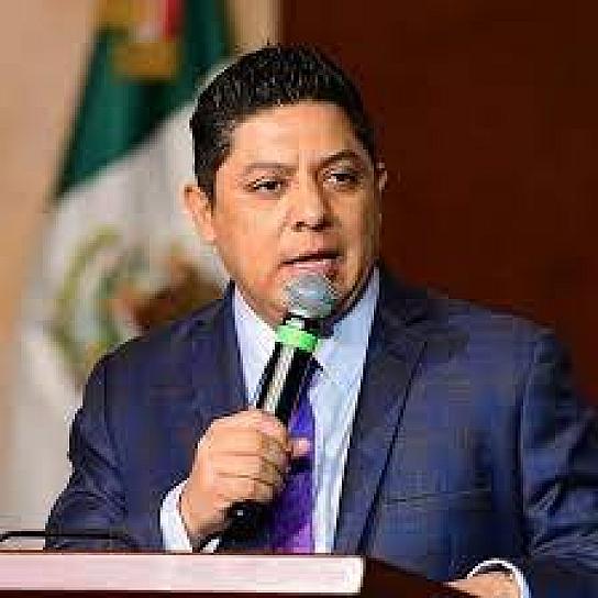 REPRENDE INE A GOBERNADOR DE SLP POR EXPRESIONES A FAVOR DE SHEINBAUM