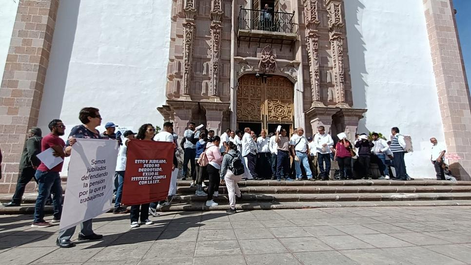 REPROCHAN AUSENCIA DE DAVID MONREAL EN EL CONGRESO LOCAL; SECRETARIO DE GOBIERNO ENTREGA SEGUNDO INFORME 