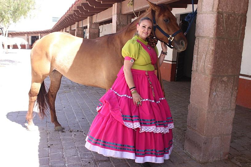 RESALTAN CHARROS Y VISITANTES MAJESTUOSIDAD DEL CENTRO HISTÓRICO Y ATRACTIVOS DE ZACATECAS 