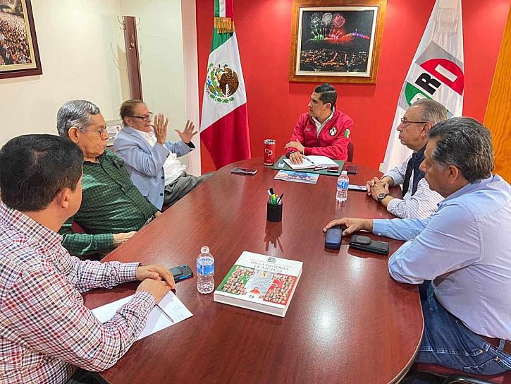 RESPALDAN EXPRESIDENTES DEL PRI A CARLOS PEÑA