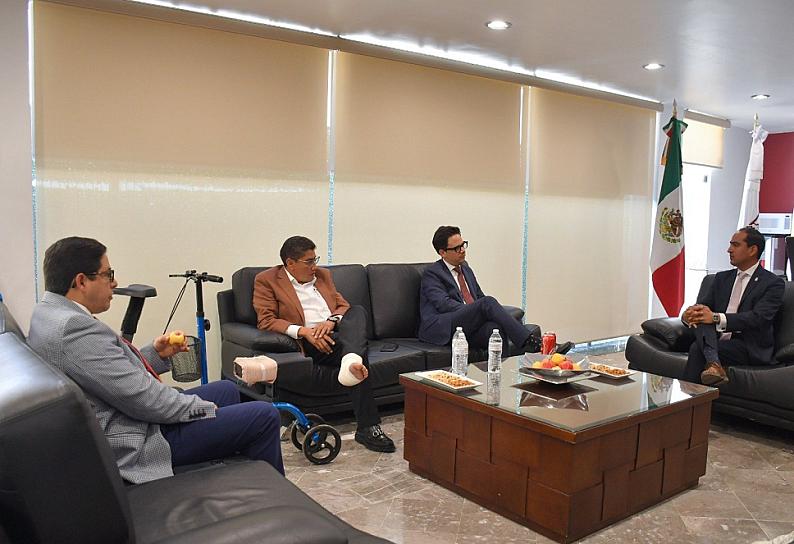 RESPALDA  SAÚL MONREAL A NUEVO PRESIDENTE MUNICIPAL DE GUADALUPE 