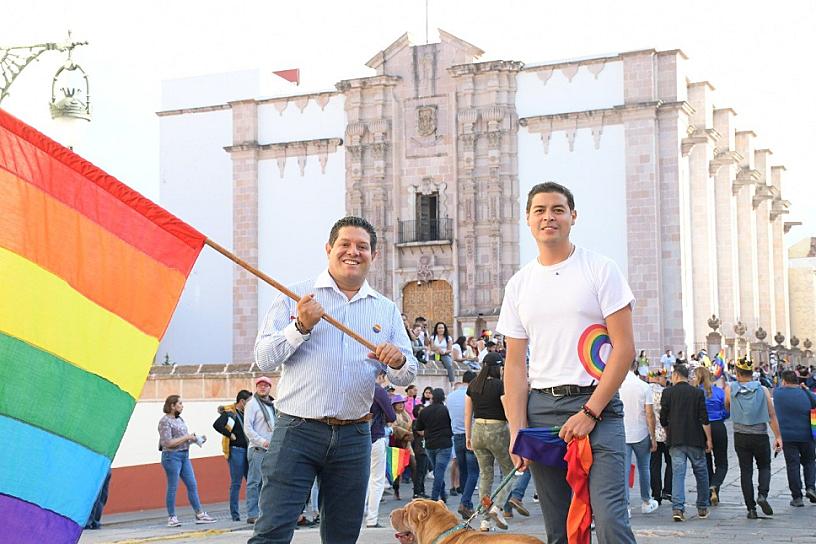 RESPALDA XERARDO RAMÍREZ LABOR DE LA COMUNIDAD LGBTTTIQ+