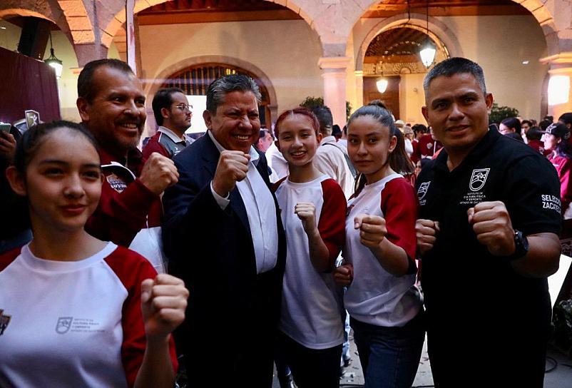 ABANDERA GOBERNADOR A DELEGACIÓN DEPORTIVA QUE PARTICIPARÁ EN JUEGOS CONADE 2023 