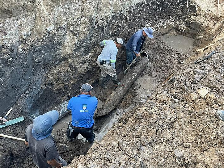 RESTABLECE SIMAPAJ SERVICIO DE AGUA POTABLE EN LA ZONA DEL MONTE CARMELO 