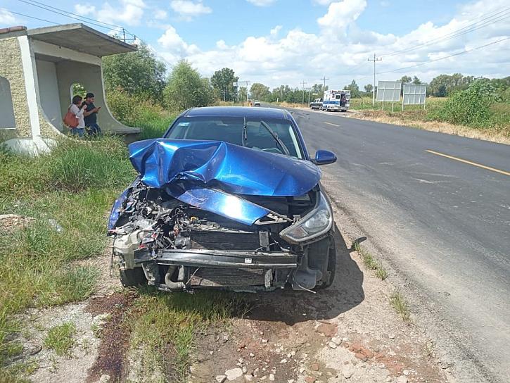 RESULTAN LESIONADAS 4 PERSONAS EN ACCIDENTE CARRETERO