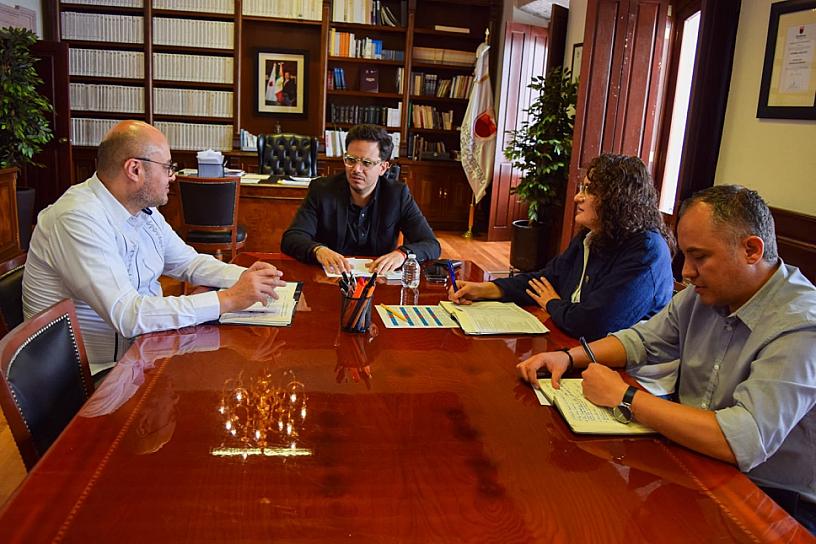 REVISAN AUTORIDADES DEL GOBIERNO ESTATAL DEMANDAS DE TRABAJADORES DE LA FGJEZ 