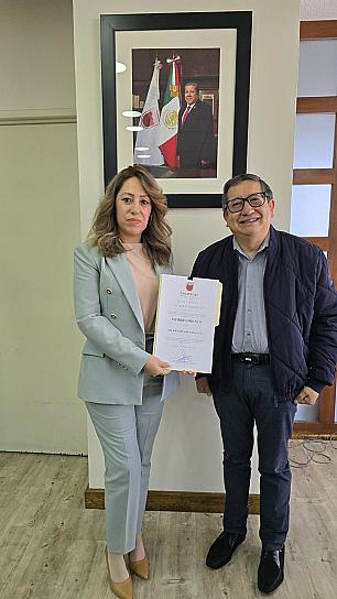 Ricardo Olivares deja la Sefin; llega Ruth Contreras
