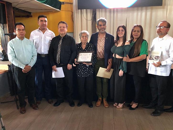 RINDE HOMENAJE LOGIA WENSESLAO SILVERIO A TRES PRÓCERES DE LA EDUCACIÓN