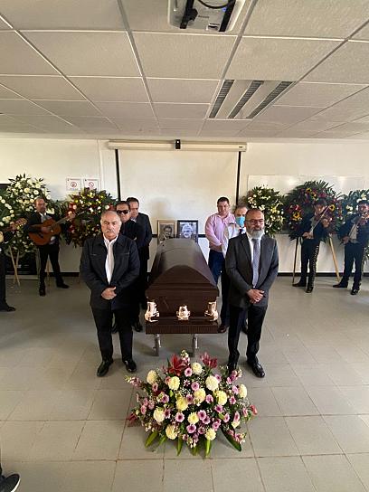 RINDE LA UAZ HOMENAJE PÓSTUMO A EX DIRECTOR DE VETERINARIA 