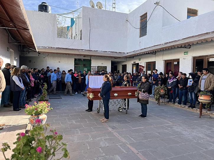 RINDEN HOMENAJE PÓSTUMO A TRABAJADOR POR SUS 50 AÑOS DE SERVICIO