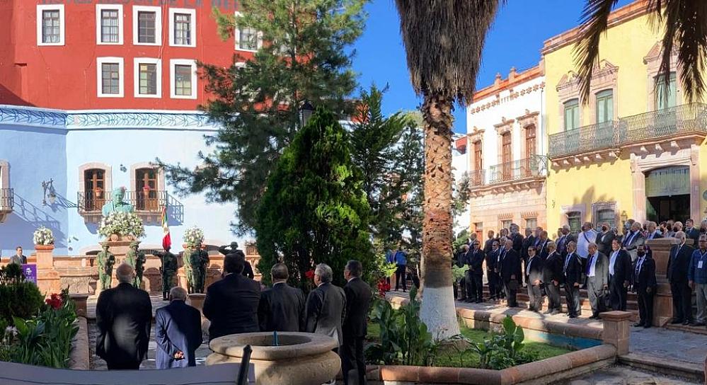 RINDEN MAESTROS HOMENAJE A BENITO JUÁREZ EN SU ANIVERSARIO LUCTUOSO