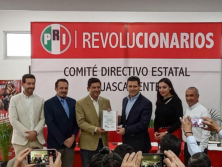 RINDE PROTESTA ENRIQUE FLORES COMO DELEGADO DEL COMITÉ EJECUTIVO NACIONAL EN AGUASCALIENTES