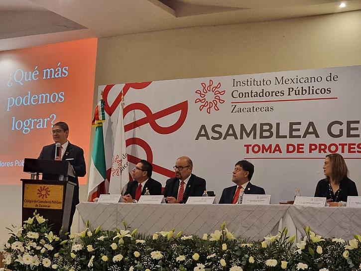 RINDE PROTESTA NUEVO PRESIDENTE DEL COLEGIO DE CONTADORES PÚBLICOS