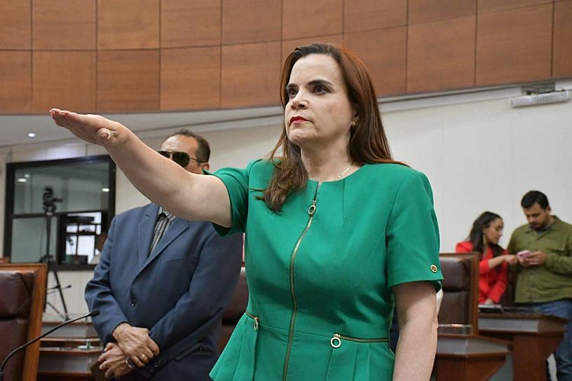 RINDE SUSANA RODRÍGUEZ PROTESTA COMO DIPUTADA