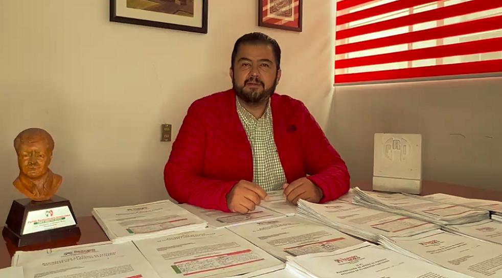 ROBERTO LUÉVANO SE RETIRA DE LA CONTIENDA POR EL CDE DEL PRI