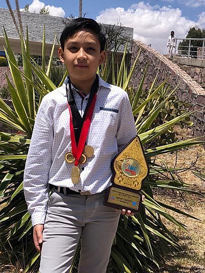  RODRIGO SALDÍVAR, UN NIÑO CAMPEÓN EN MATEMÁTICAS QUE VALE ORO