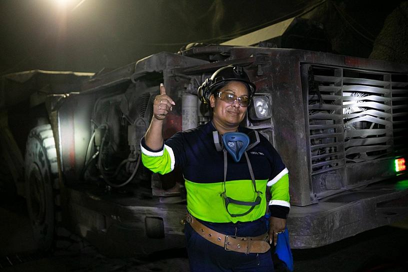 ROMPE ESTEREOTIPOS DE GÉNERO Y DESTACA EN EL SECTOR MINERO 