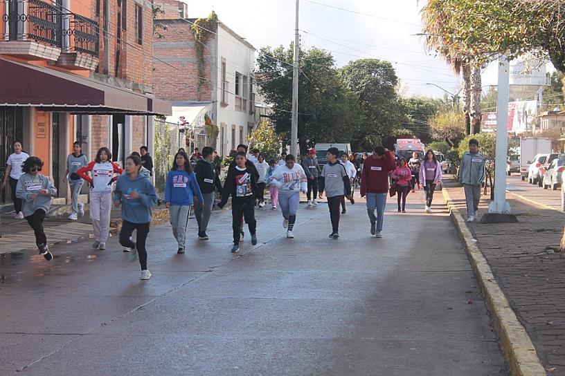 ÁRTICIPAN MÁS DE 200 JÓVENES EN CARRERA SI TE DROGAS TE DAÑAS