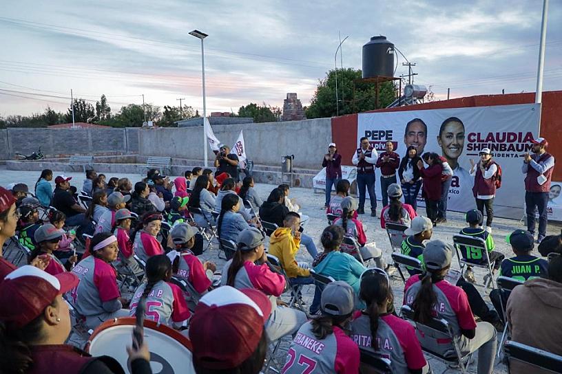 RESPALDAN MÁS COMUNIDADES DE GUADALUPE A PEPE SALDÍVAR 