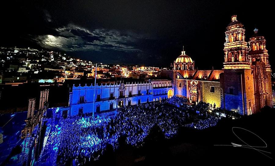 SABINO HACE VIBRAR LAS CALLES DEL CENTRO HISTÓRICO