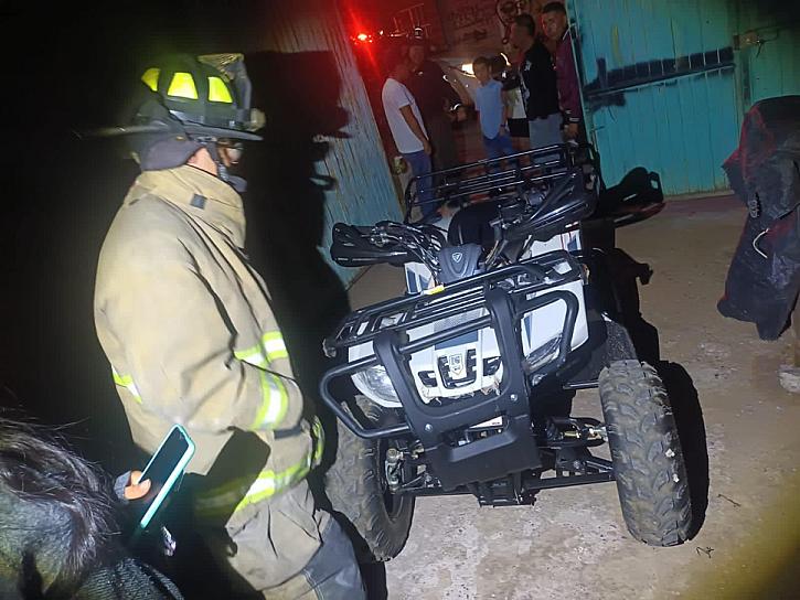 SALE LESIONADO TRAS CHOCAR EN UNA CUATRIMOTO