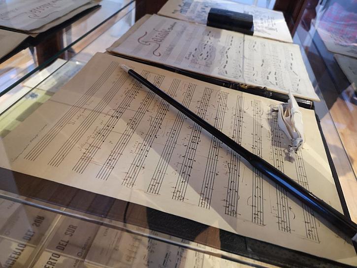 ABIERTA AL PÚBLICO, SALA-MUSEO MANUEL M. PONCE