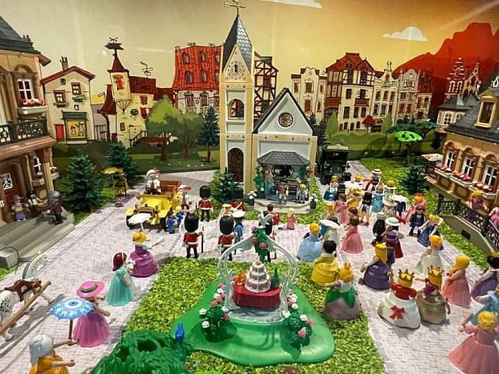 ABIERTO AL PÚBLICO, MUSEO TEMÁTICO PLAYMOHISTORIA 