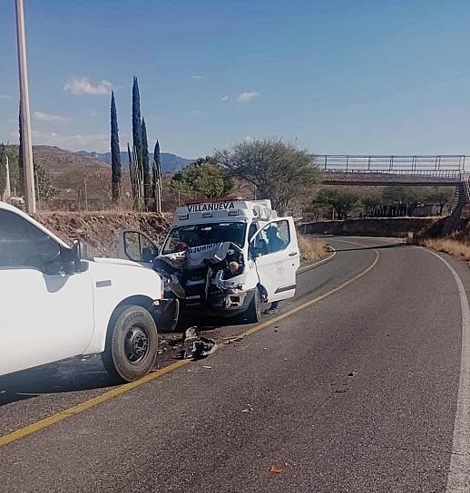 Se accidenta personal de PC Villanueva: 3 paramédicos resultaron lesionados 