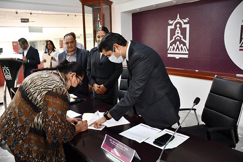 SE COMPROMETE ALCALDE A REGULARIZAR PREDIOS EN GUADALUPE 