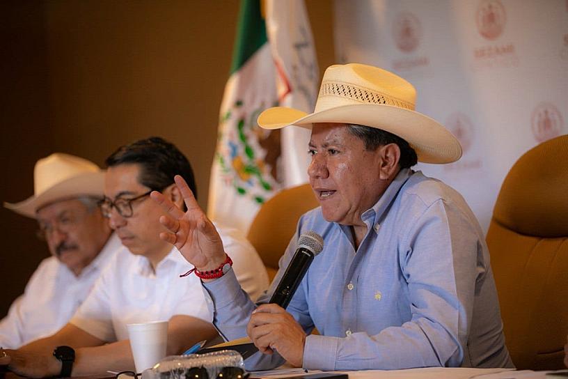SE COMPROMETE DAVID MONREAL CON MIGRANTES ZACATECANOS 