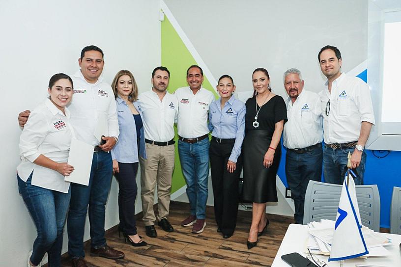 SE COMPROMETE PEPE SALDÍVAR CON COMERCIANTES DE GUADALUPE 