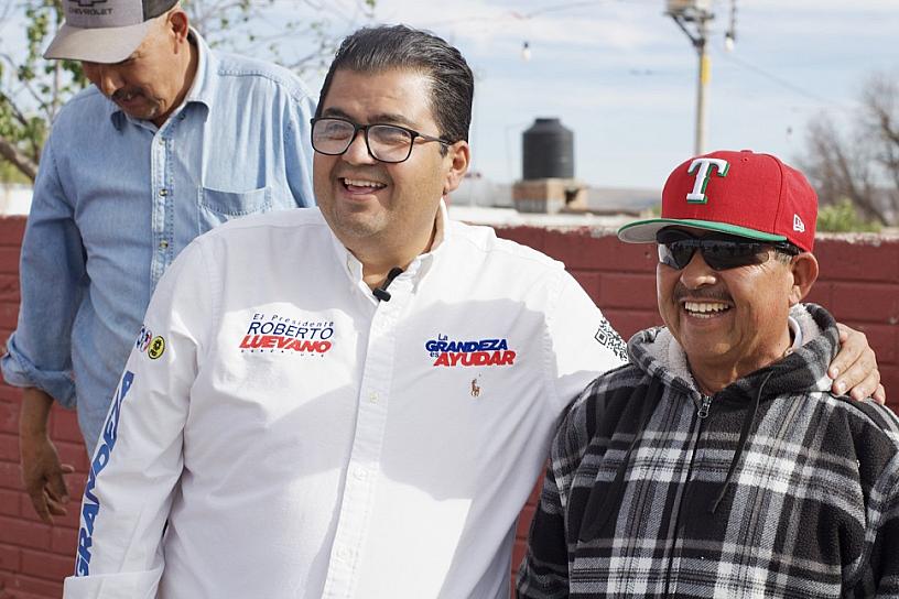 SE COMPROMETE ROBERTO LUÉVANO A REENCARPETAR CARRETERAS 